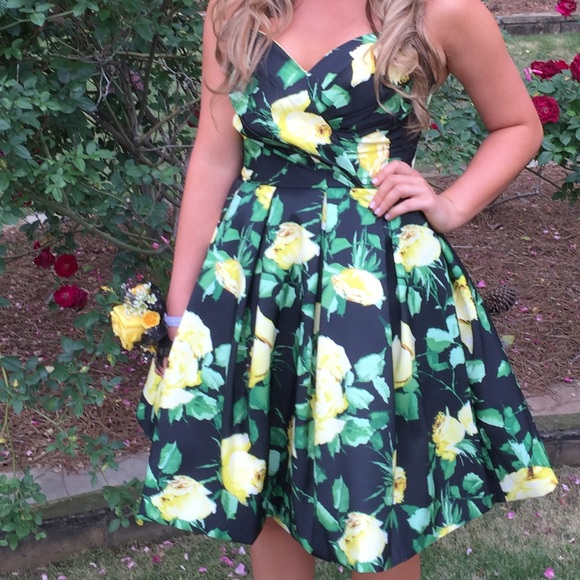 Prom dress Sherry Hill with pockets - Picture 3 of 3